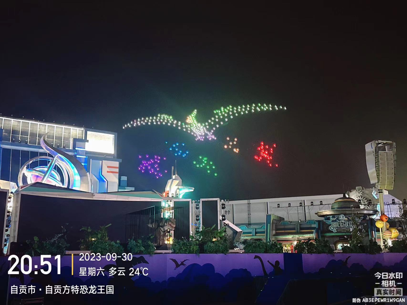 今天的行业新闻也提醒客户:看无人机表演案例,不能只看一张漂亮图